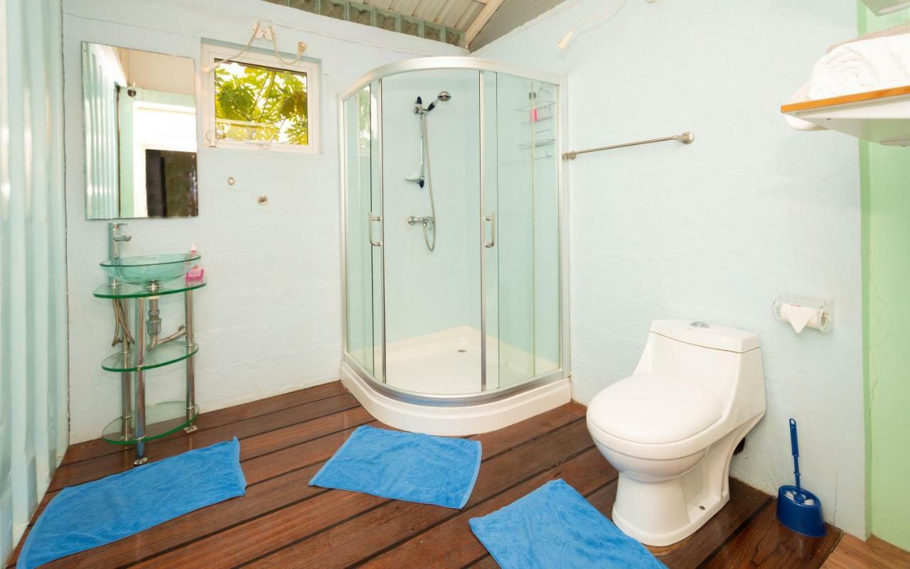 Rusty Pelican - Lazy Lizard Container Home. La Gaulette Exterior foto